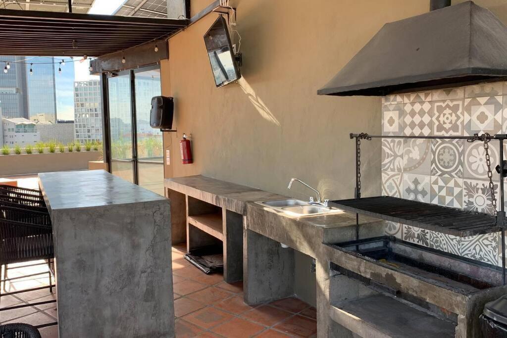 Elegante En Zona Financiera / Limpieza Diaria Apartamento *