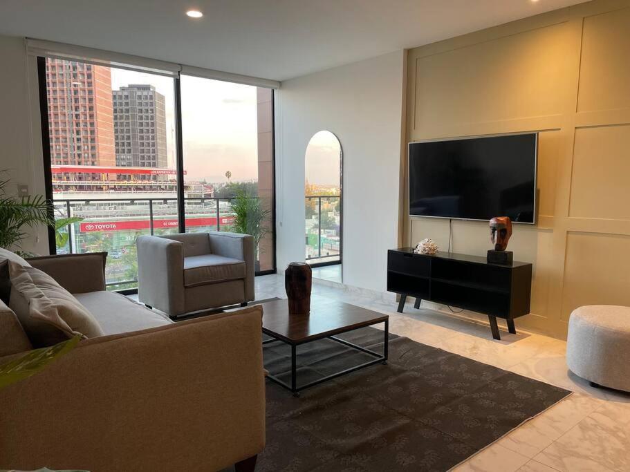 Apartamento Elegante En Zona Financiera / Limpieza Diaria *