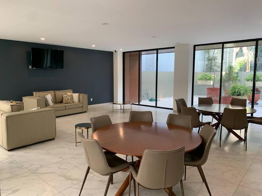 Apartamento Elegante En Zona Financiera / Limpieza Diaria Guadalajara