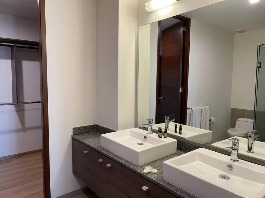 Elegante En Zona Financiera / Limpieza Diaria Apartamento Guadalajara