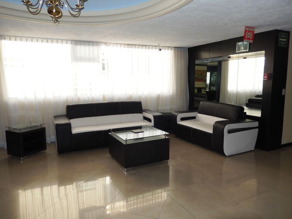 Hotel Roma In Downtown