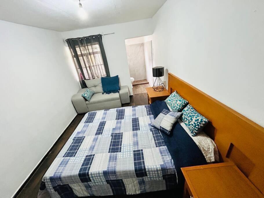 Apartamento Comoda Casa Con Dos Cuartos Y Cochera Auto Pequeno *