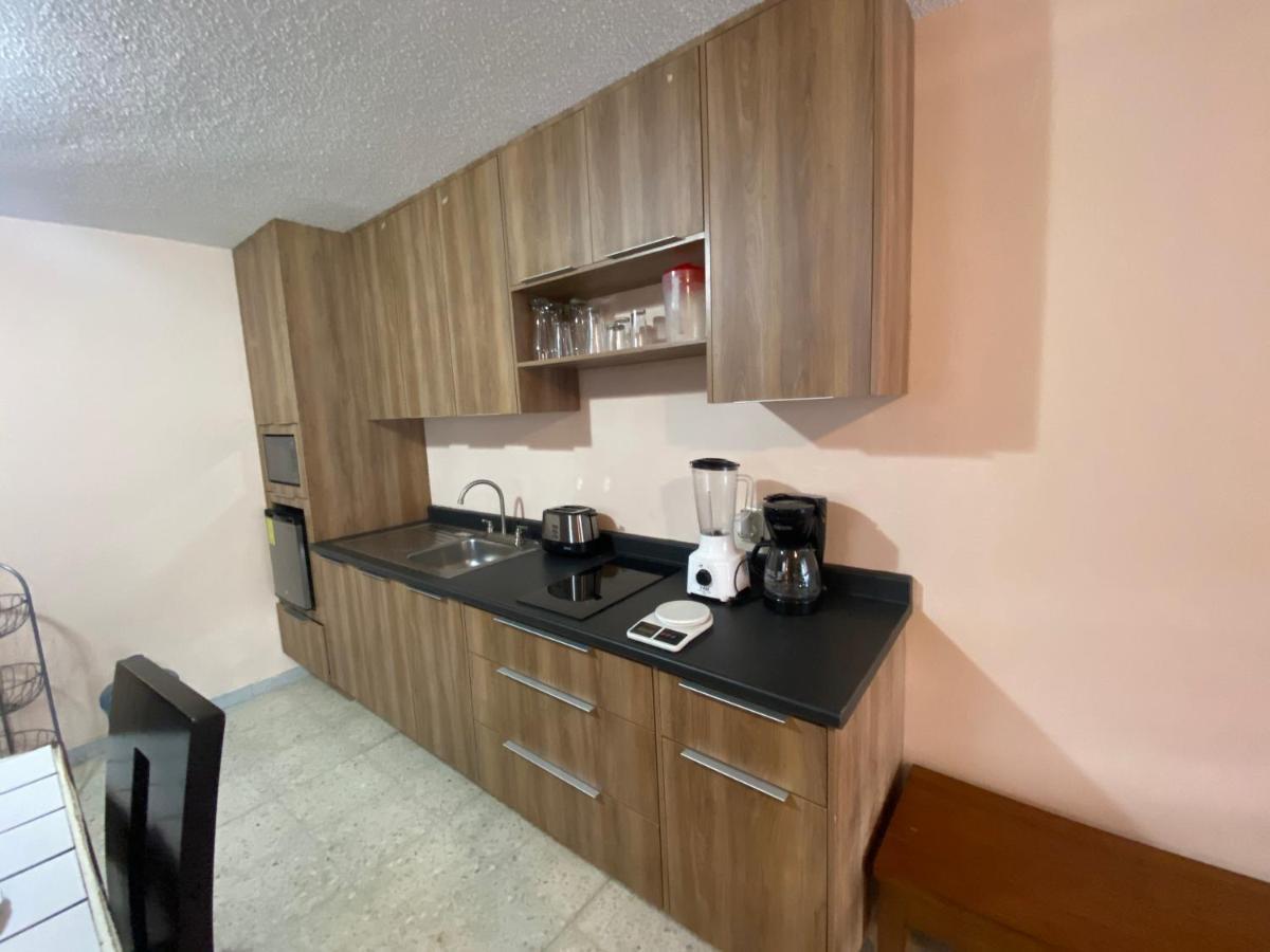Planta Baja Privada Cerca De Expo Gdl Habitación en casa particular *