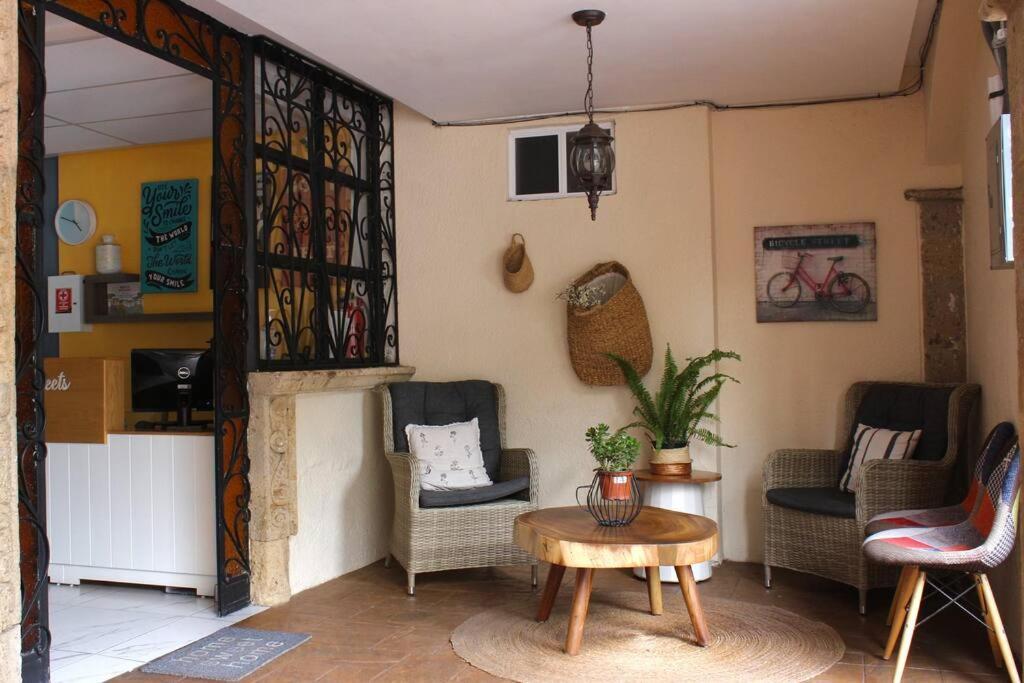 Departamento Amueblado En Zapopan Cerca De Expo Gdl, Iteso Y Uvm Apartamento *