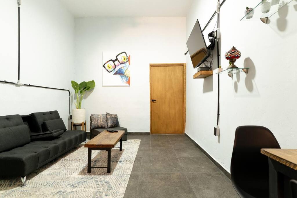 Casa Leo En San Pedro Tlaquepaque. Apartamento