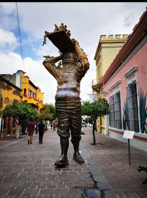 Casa Leo En San Pedro Tlaquepaque. *
