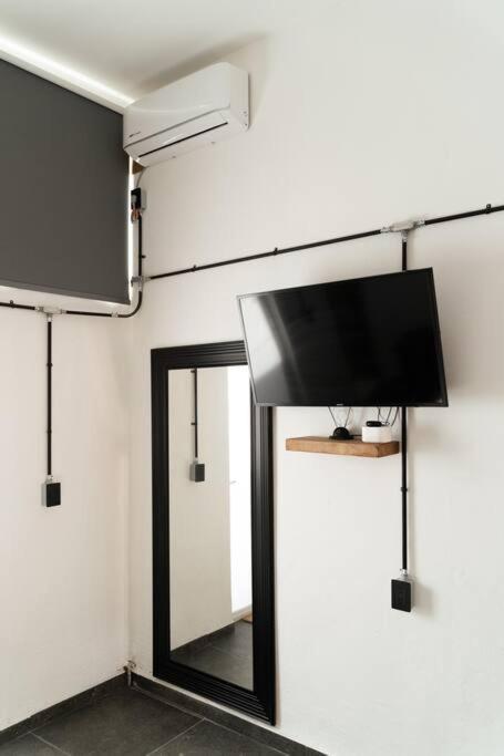 Casa Leo En San Pedro Tlaquepaque. Apartamento *