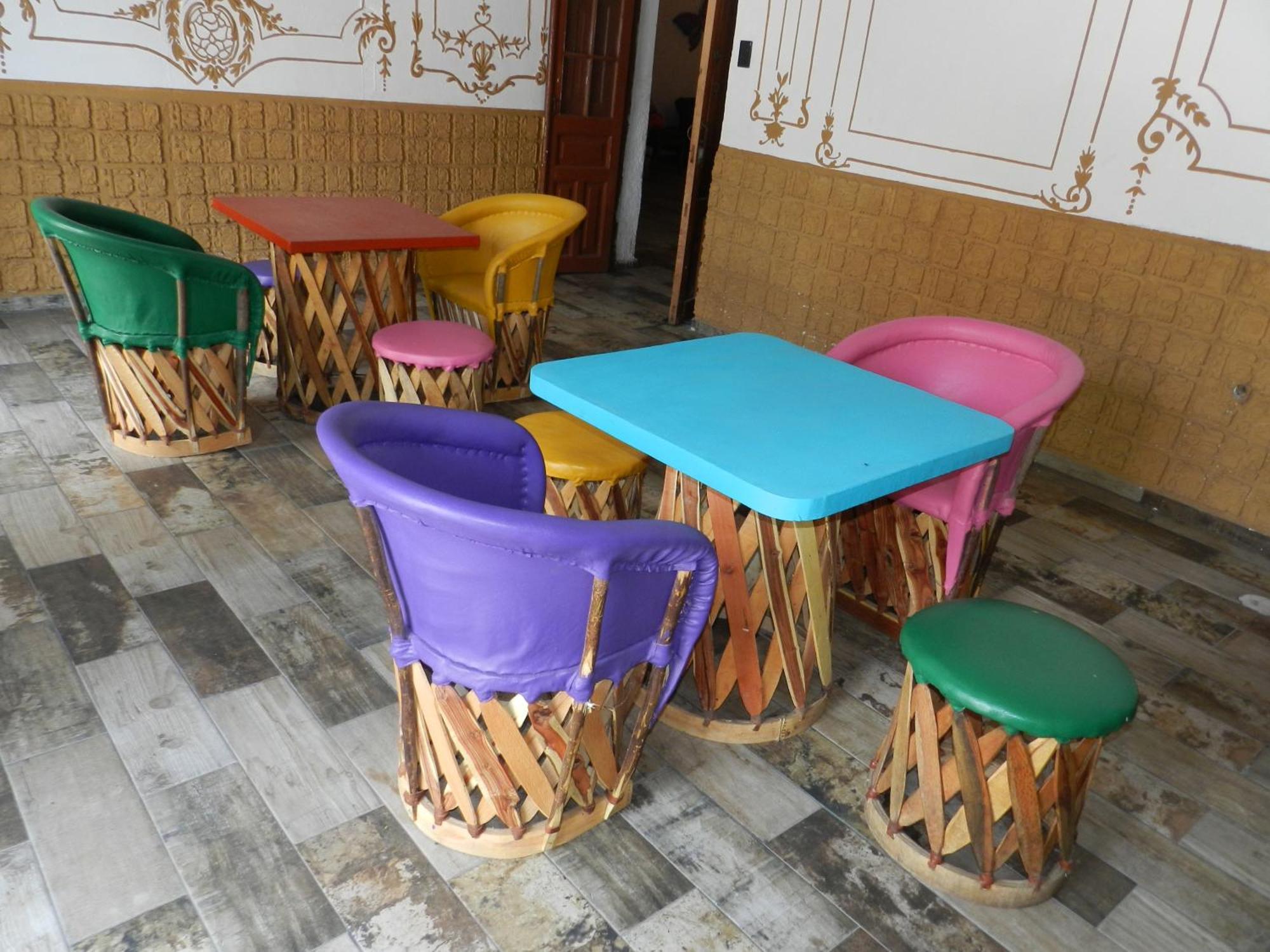 La Mexicana Hotel *