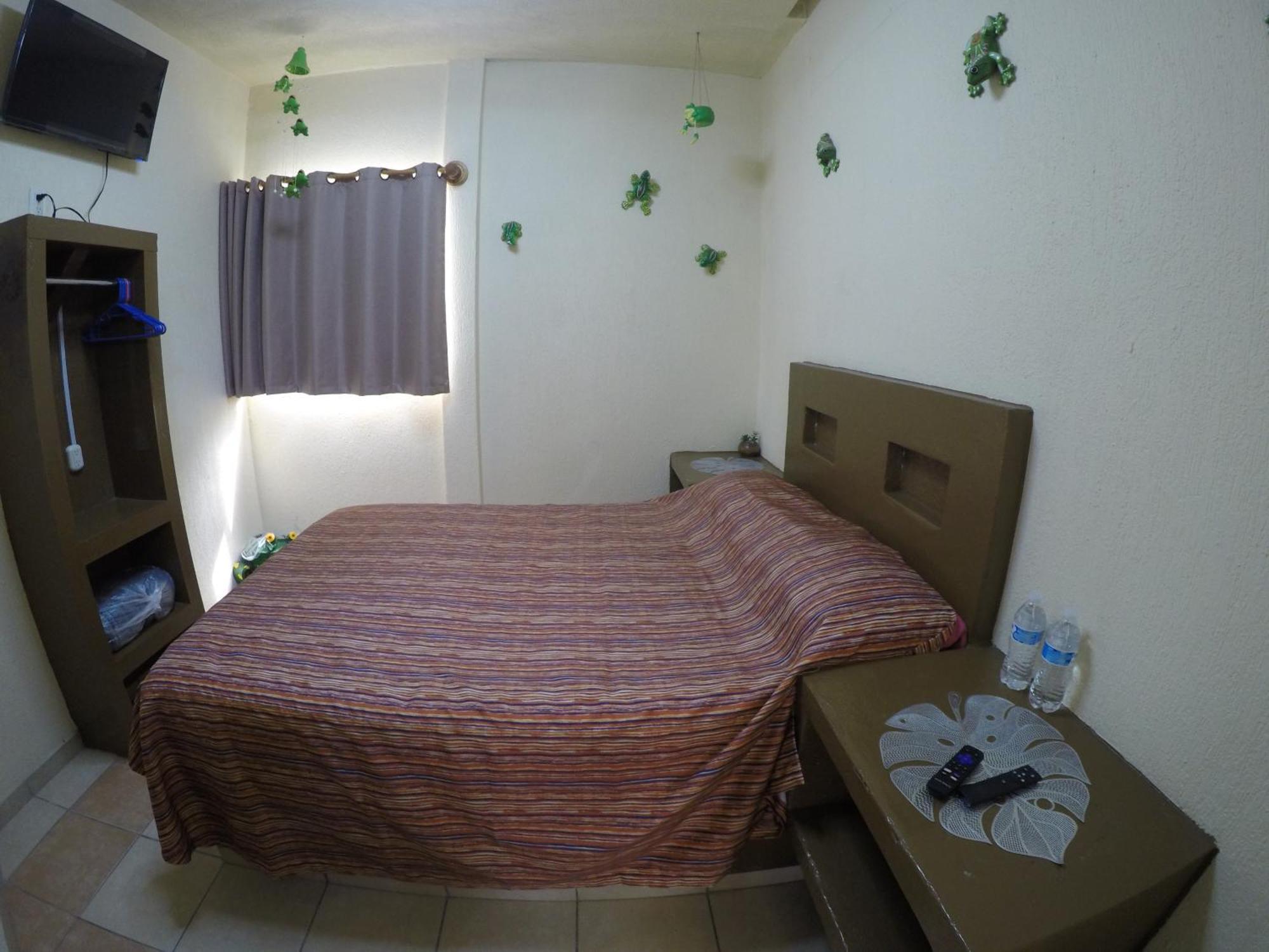 La Mexicana Hotel *