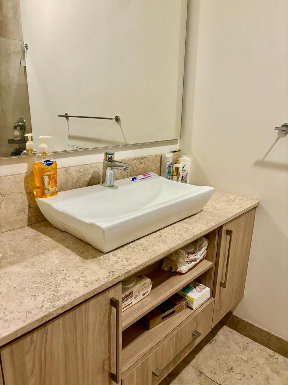 Apartamento Atala, Departamento 46, Piso 16 *