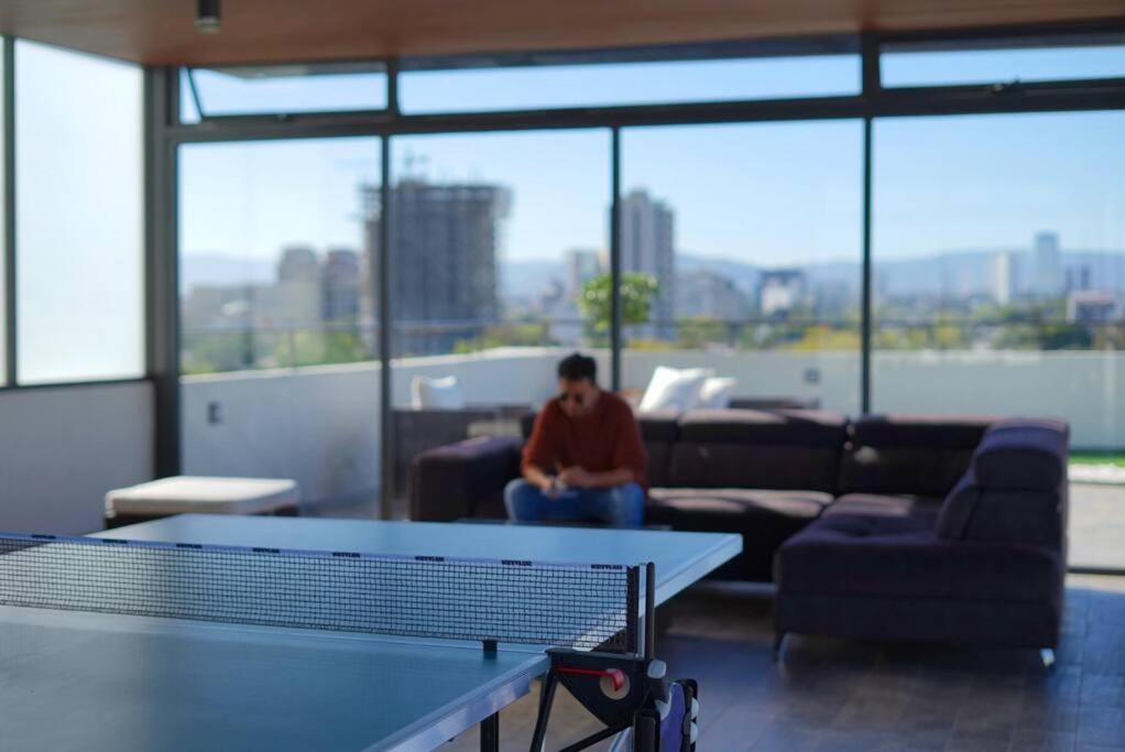 100mb Apt With Rooftop & Swimming Pool Apartamento