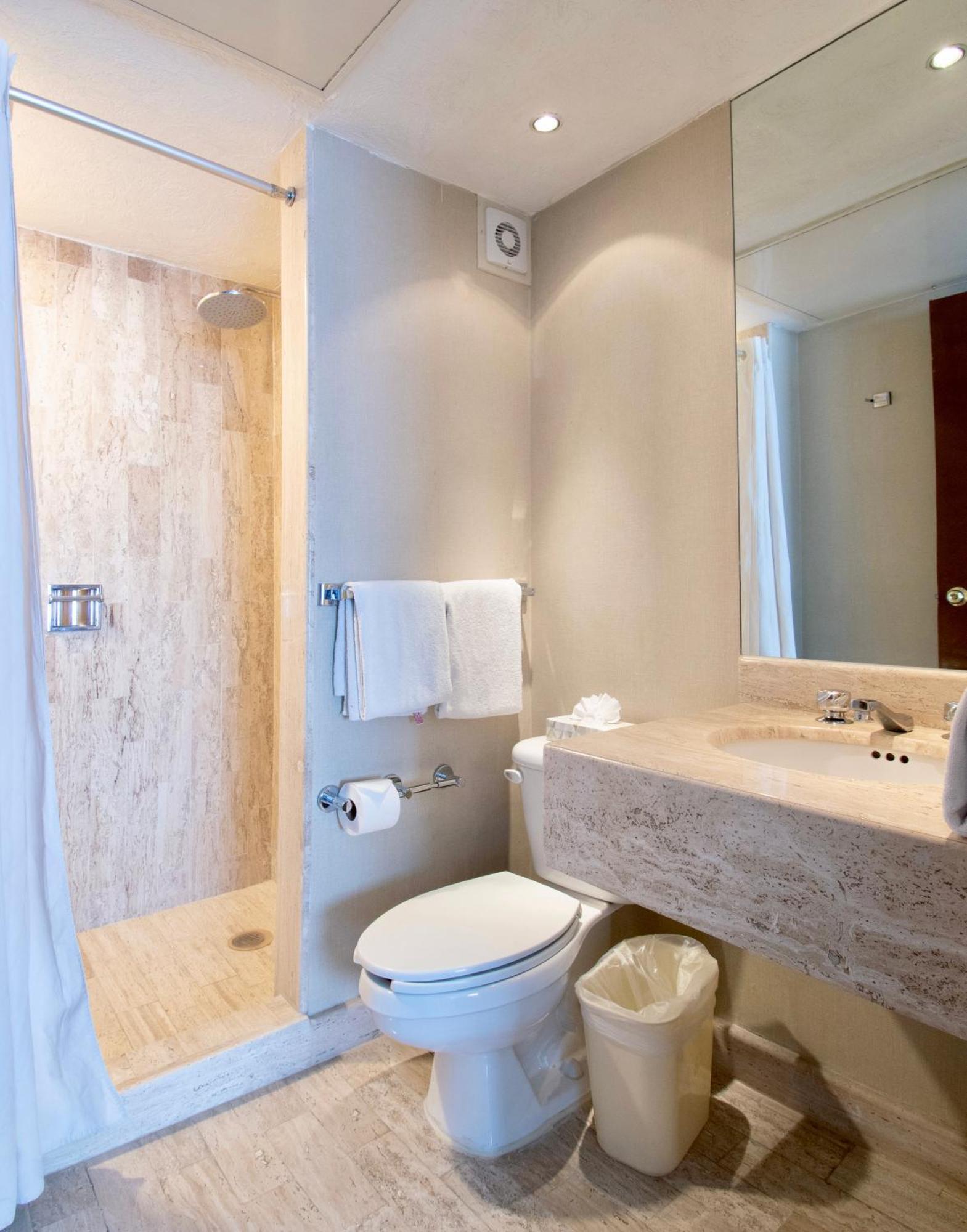 Hotel Plaza Genova Centro Guadalajara