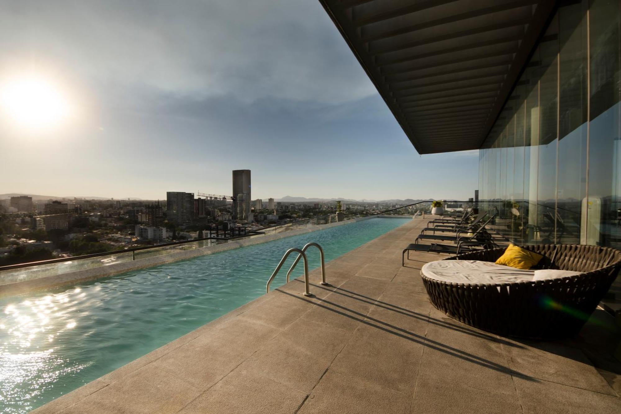 Lujoso Departamento, 14a, Zona Americana Apartment