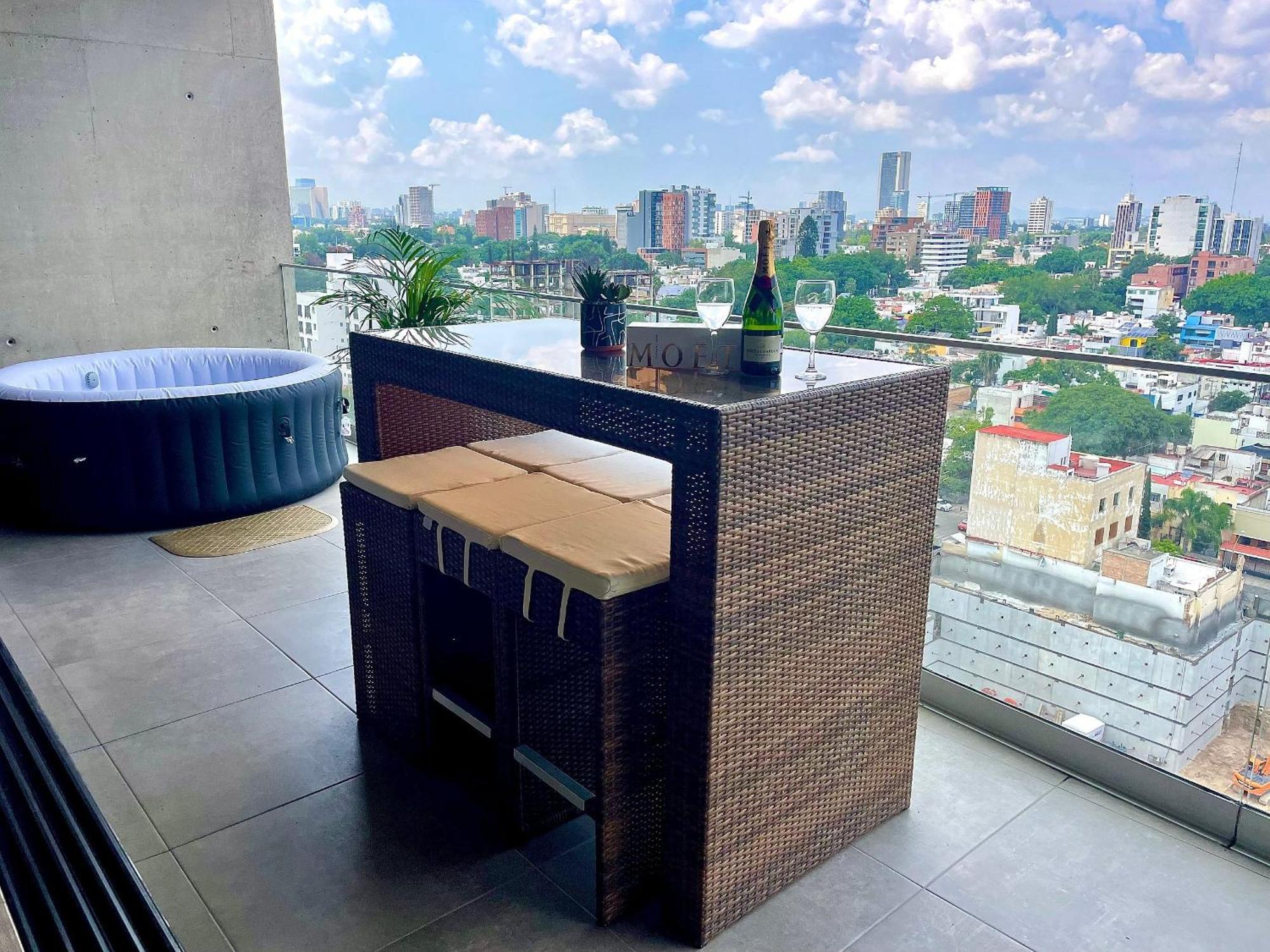 Espectacular Diseno, Terraza Con Hamaca Y Jacuzzi Apartamento Guadalajara