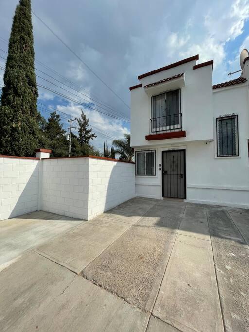 Casa Remodelada Completa Zona Sur Iteso Tecmilenio Uvm Hp Colon Centro Sur Сasa de vacaciones Guadalajara