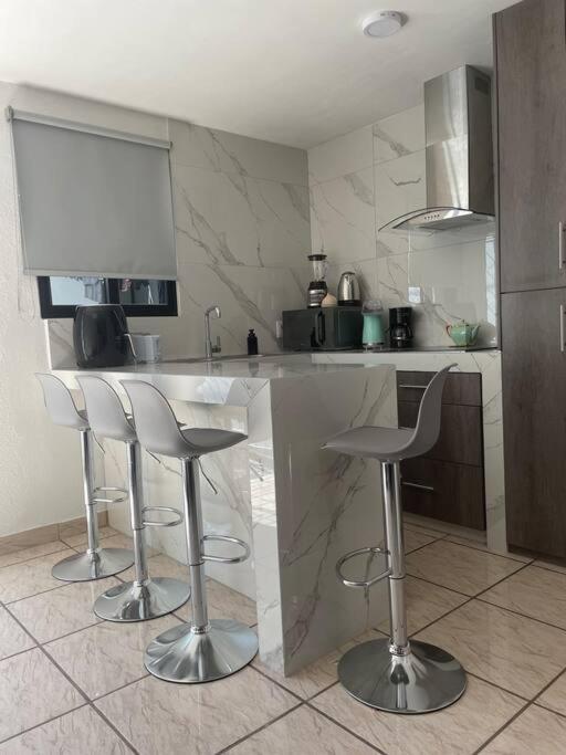 Сasa de vacaciones Casa Remodelada Completa Zona Sur Iteso Tecmilenio Uvm Hp Colon Centro Sur *