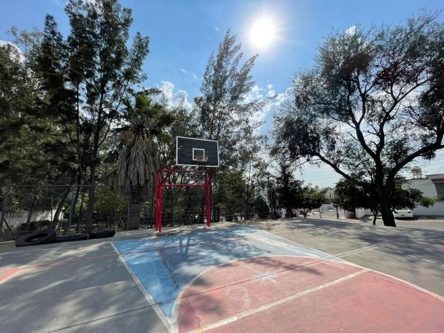 Сasa de vacaciones Casa Remodelada Completa Zona Sur Iteso Tecmilenio Uvm Hp Colon Centro Sur *