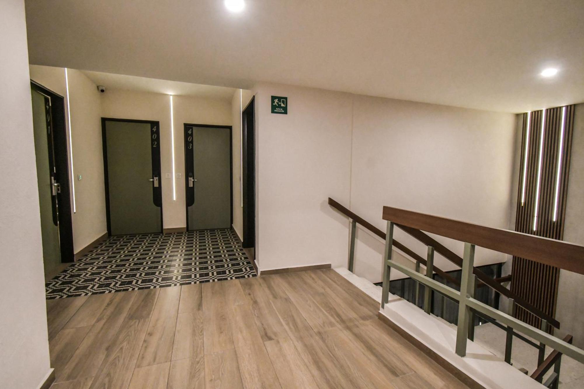 Expo Satelite 2750 & Hotel