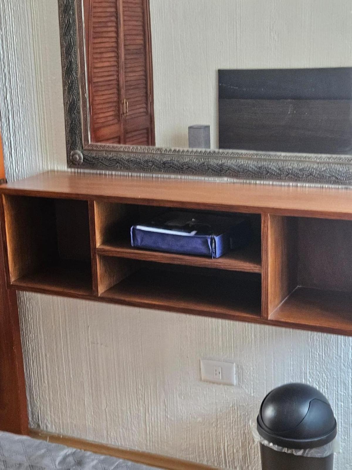 Departamento En Condominio Acacias, Al Lado De El Hard Rock