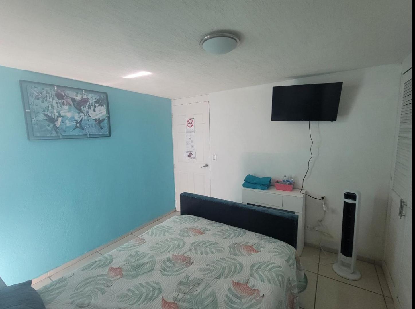 Homestay Aguilas House 2 *