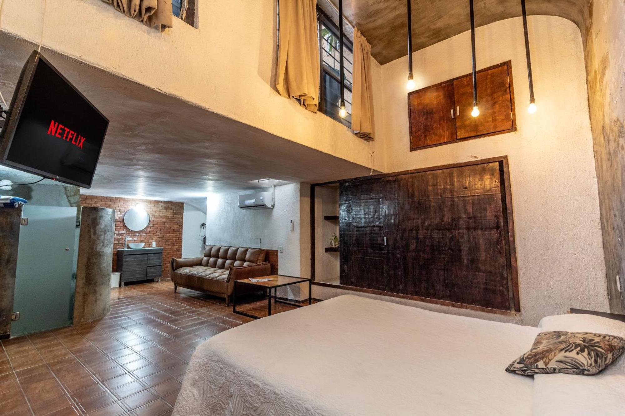 Apartamento Chapalita, Subterránea De Dos Pisos