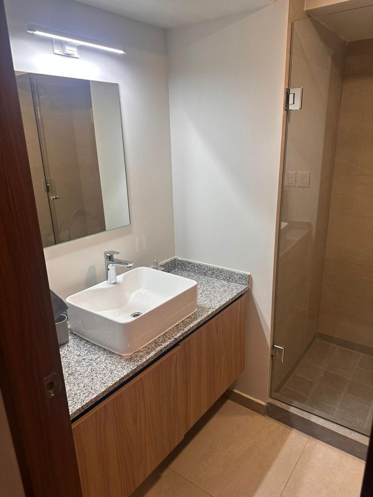 New In The Heart Of Gdl Apartamento