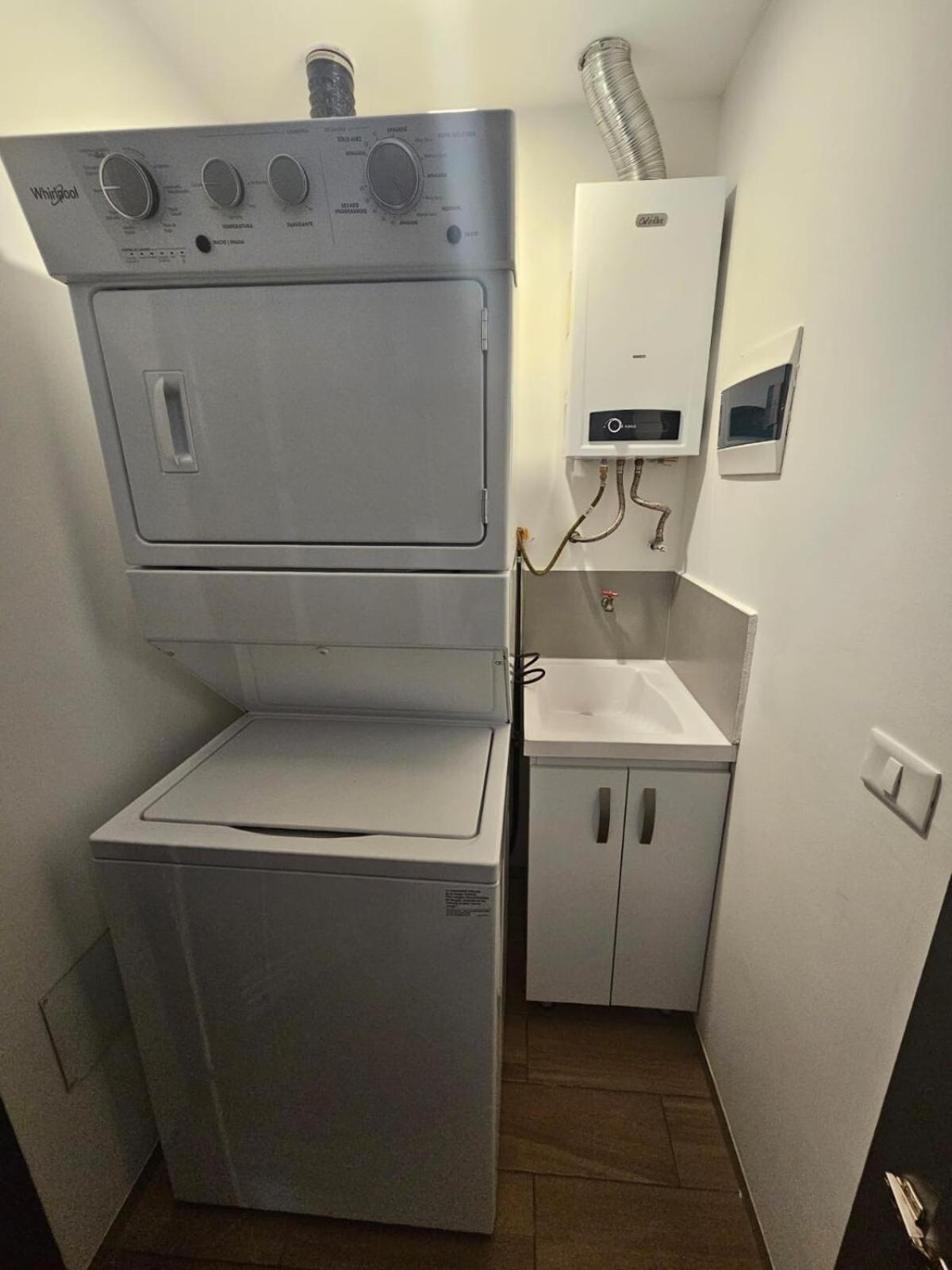 Apartment Gdl Apartment, Excellent Location *