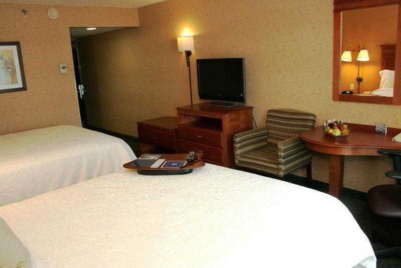 Hotel Hampton By Hilton Guadalajara-aeropuerto Las Pintas