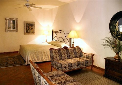 Trocadero Hotel 2*
