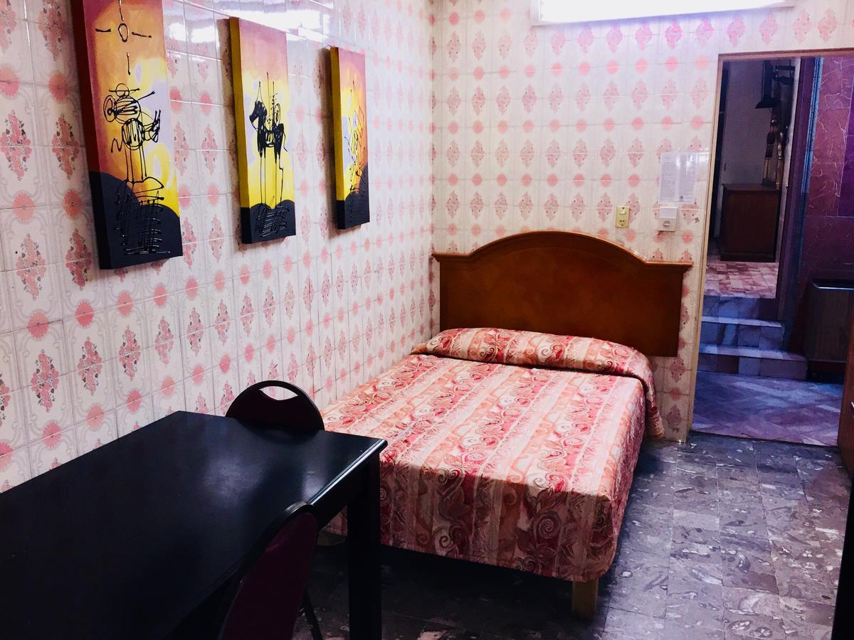 & Suites Windsor Guadalajara