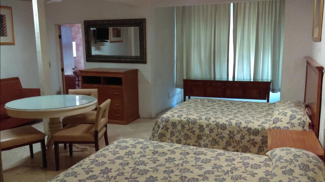 & Suites Windsor