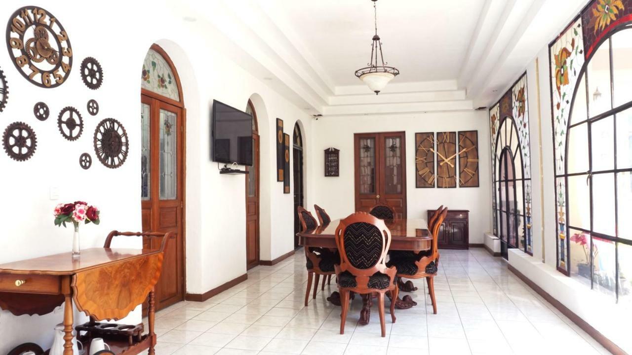 Habitación en casa particular Casa De Los Vitrales *