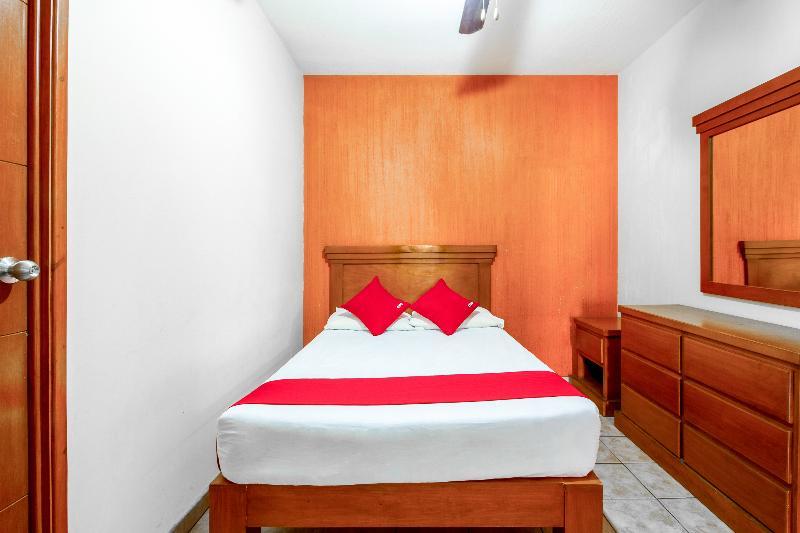 Oyo Garibaldi Hotel 2*