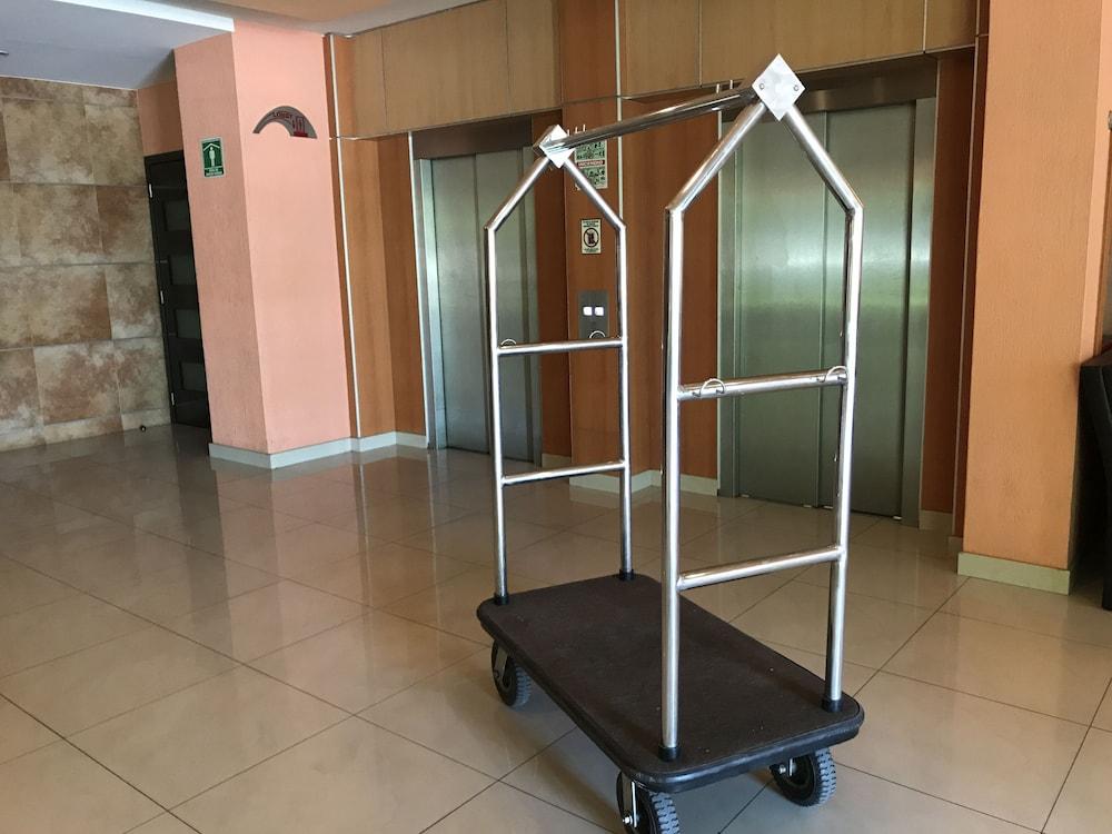 Hostalia Expo&business Class 4*