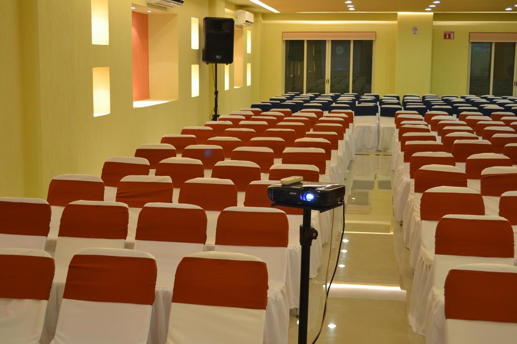 Hostalia Expo&business Class Hotel 4*