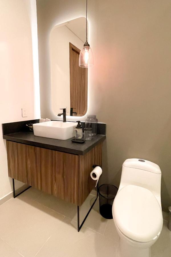 Amerittania 402 Apartment