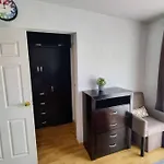 Disfruta De La Ciudad En Un Espacio Tranquilo!