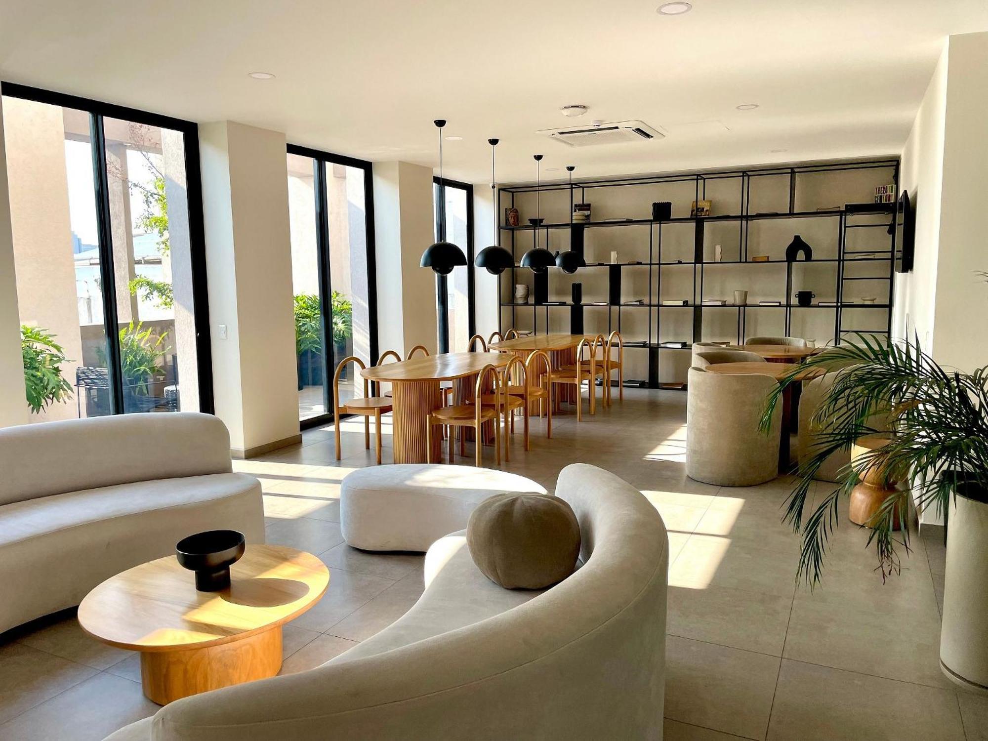 Apartamento Nuevo, Zona Chapultepec, Preciosa Vista, Piso 19 *