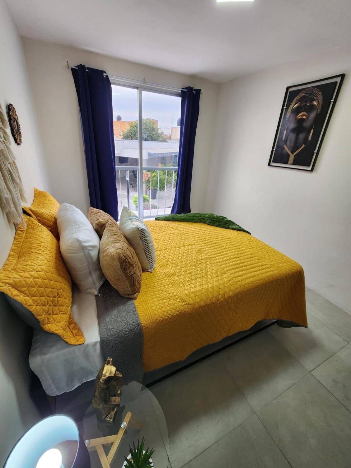 Apartamento Centrico, Con Alberca Y Estacionamiento *