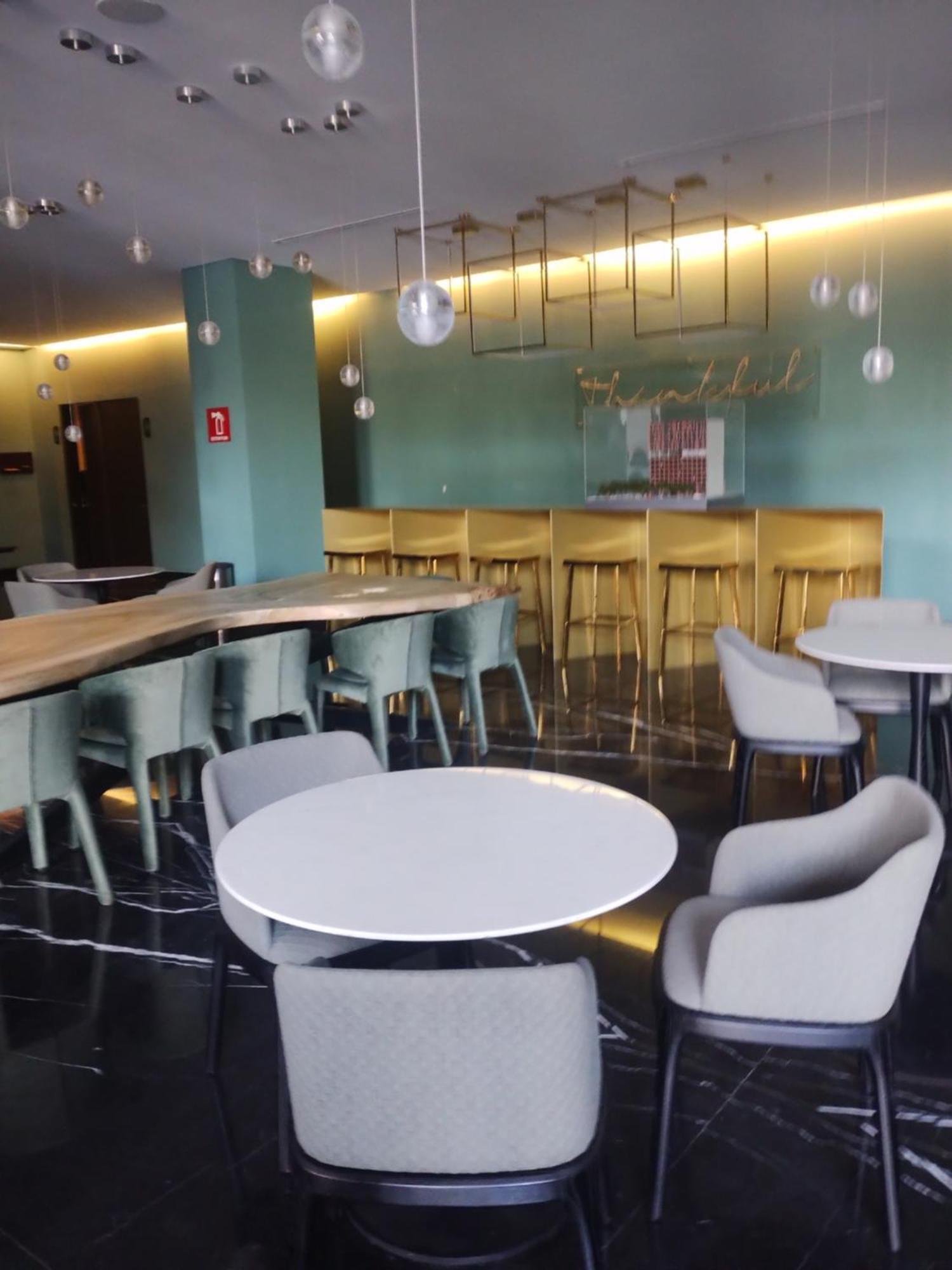 Departamento En Zona De Lujo Con Alberca Y Gym *