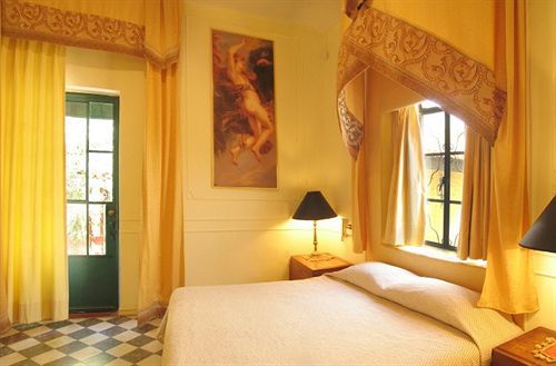 Hotel Trocadero 2*